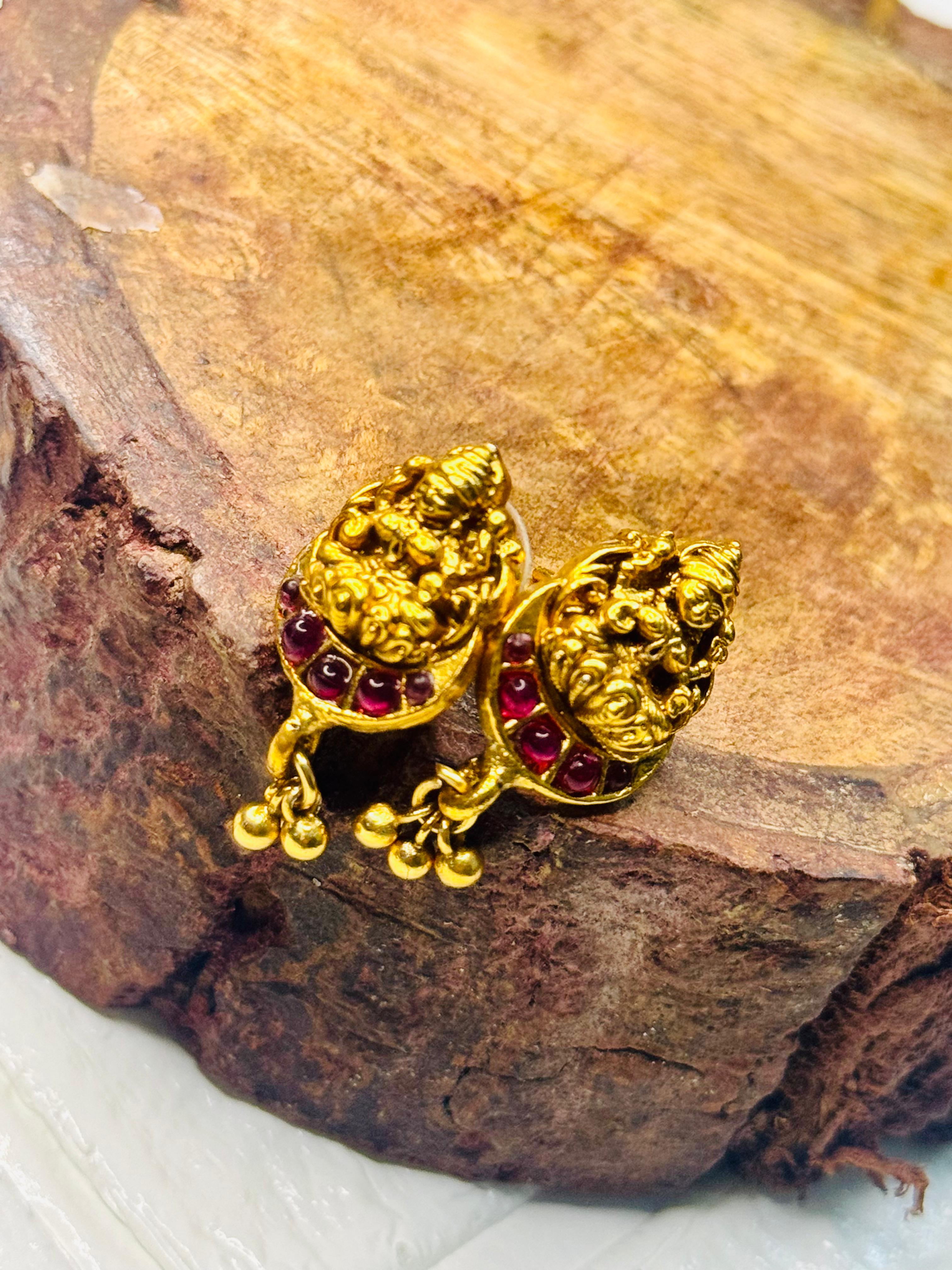 Invisible lakshmi pendent with earrings 