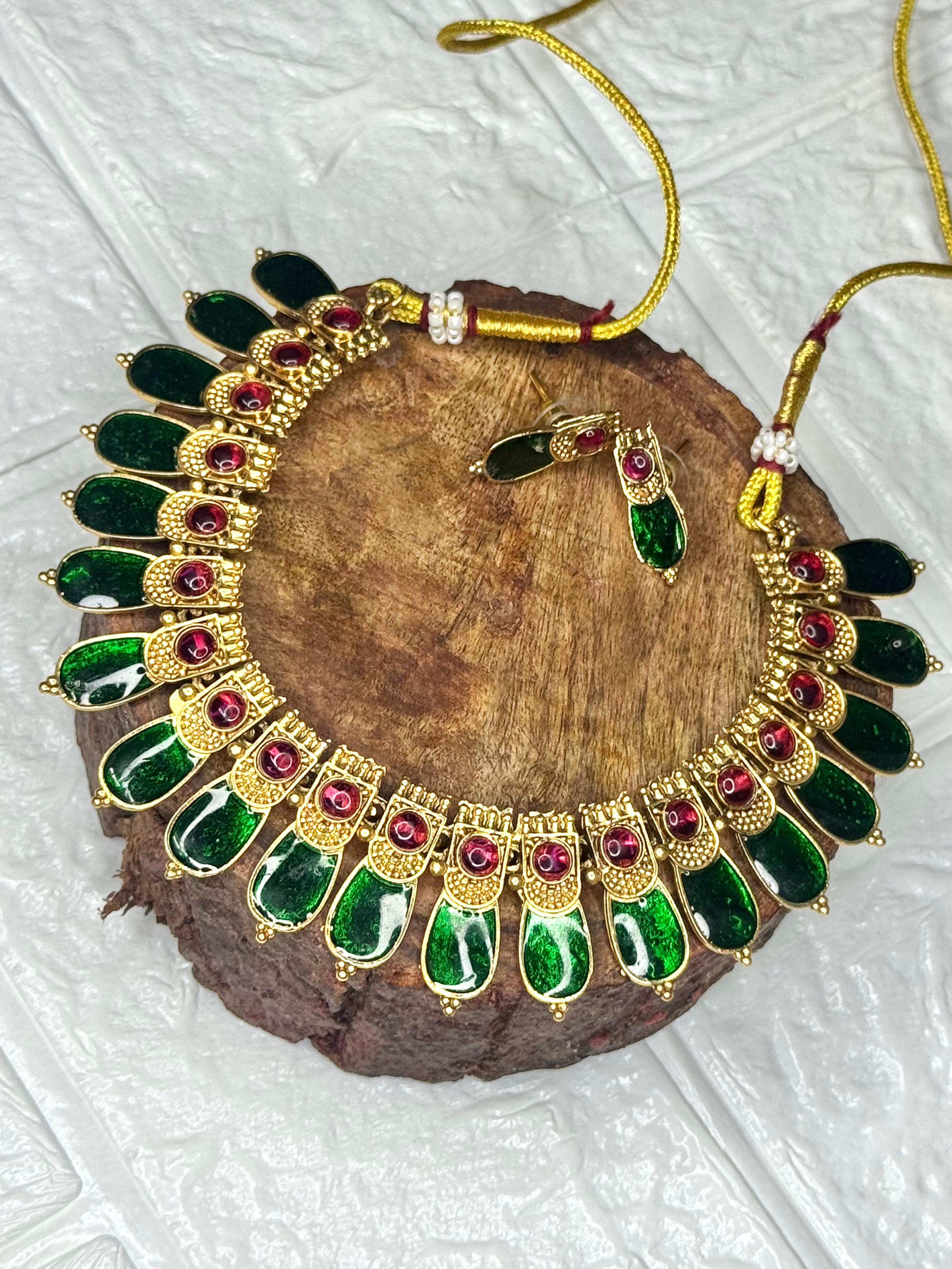 Antique Gold Finish Green Stone Choker Set